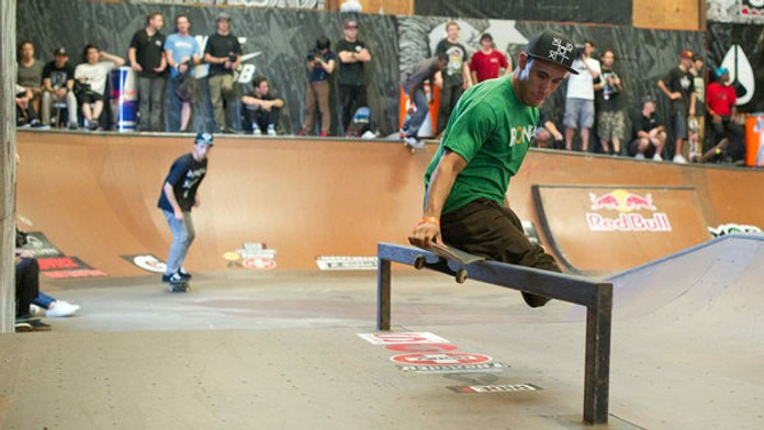 Skateboardista bez nôh Italo Romano