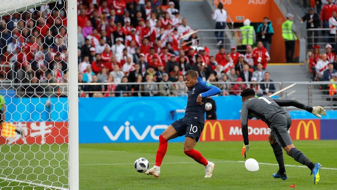 Kylian Mbappe sa postaral o výhru Francúzska nad Peru.