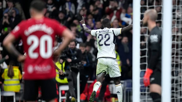Hetrik Moratu nestačil ani na bod, Girona rozhodla v závere. Realu Madrid zabezpečil výhru stopér