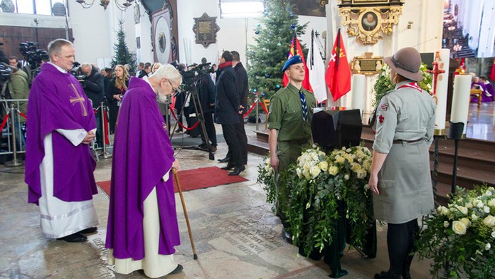 Biatlonistka Anastasia Kuzminová v štafete v Ruhpoldingu.