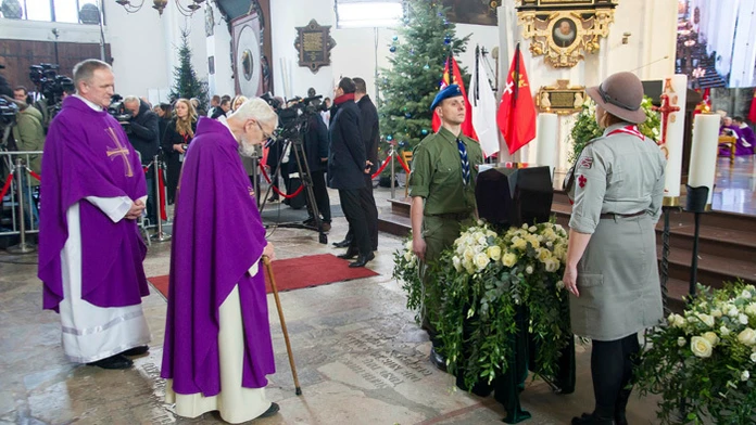 Biatlonistka Anastasia Kuzminová v štafete v Ruhpoldingu.