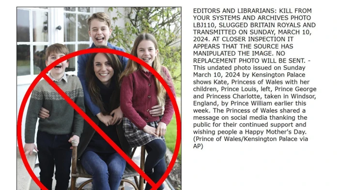 Viaceré tlačové agentúry a média stiahli fotografiu princeznej z Walesu Catherine, ktorú v nedeľu zverejnil Kensingtonský palác.