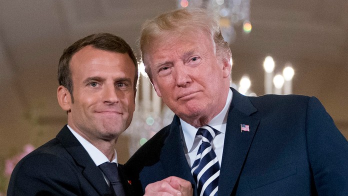 Macron a Trump ukázali pred novinármi svoj dobrý vzťah. 