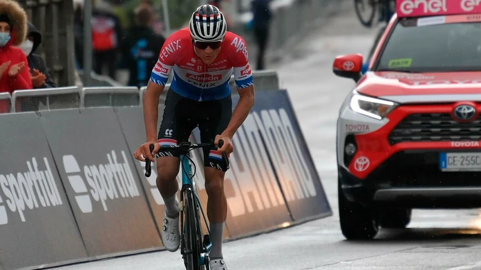 Mathieu Van Der Poel si ide po víťazstvo v piatej etape.