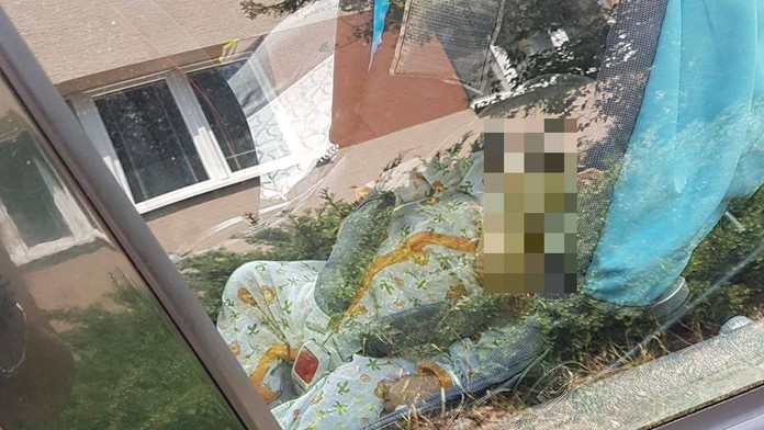 Dieťa zavreté v aute. 