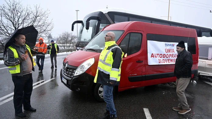 Únia autodopravcov Slovenska ukončila blokádu kamiónov z Ukrajiny na priechode Vyšné Nemecké