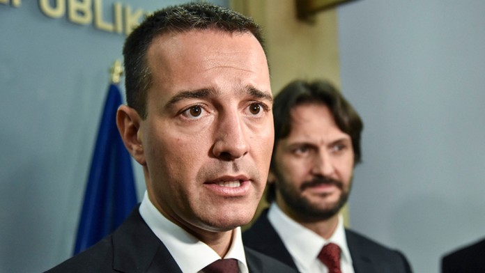 Minister vnútra Tomáš Drucker.