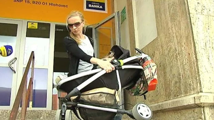 Mamička s kočíkom