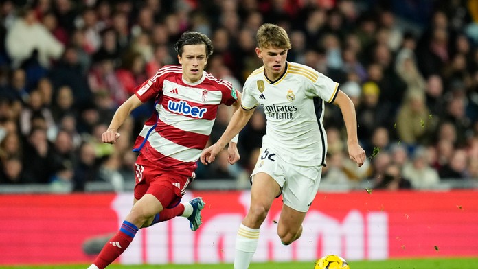 Real Madrid zvíťazil nad Granadou a dostal sa na čelo tabuľky. Girona však zaostáva len o skóre