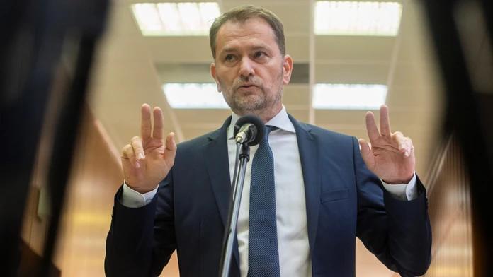 Matovič dal o svojom zotrvaní hlasovať poslancom OĽANO cez WhatsApp