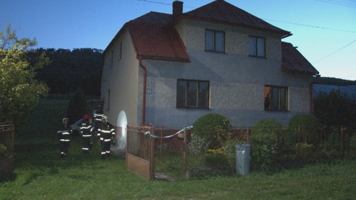 Muža našli mŕtveho v jeho dome.