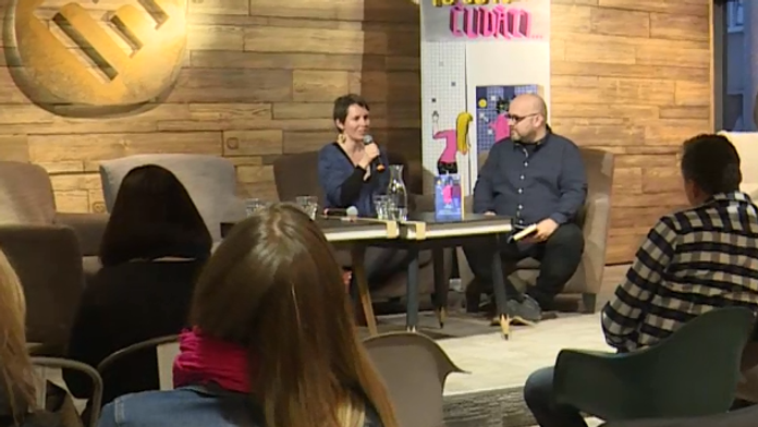 Zuzana Štelbaská na krste svojej novej knihy.