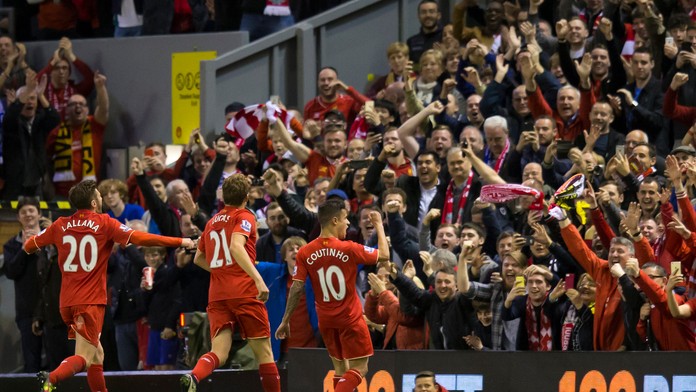 Hráči Liverpoolu sa tešia z gólu