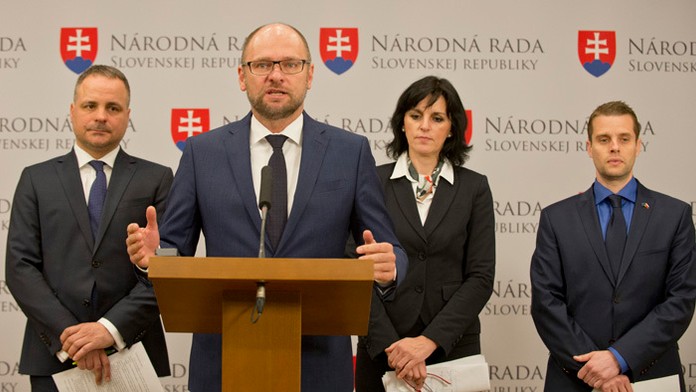 Kandidáti SaS na šéfov VÚC - Juraj Droba (BA), Renáta Kaščáková (TN) a Martin Klus (BB)