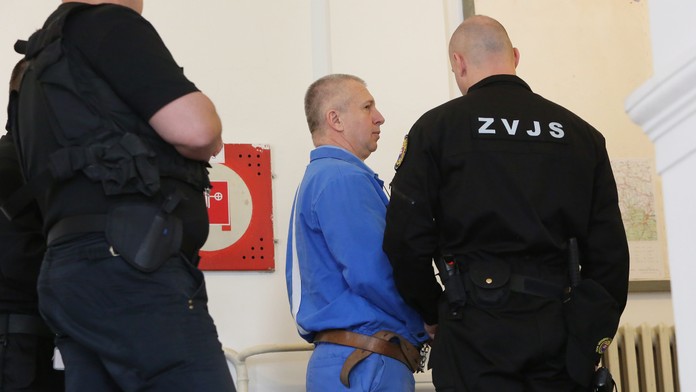 Mužovi, ktorý obral Slovákov o miliardy, zamietol súd podmienečné prepustenie z väzby