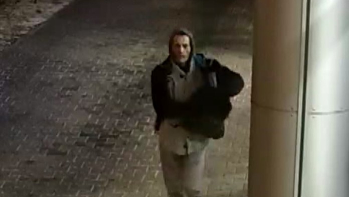 Takto páchateľa zachytila bezpečnostná kamera.