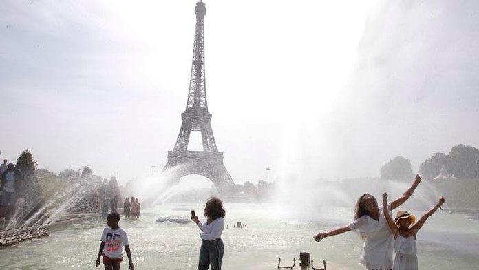 Horúčavy vo Francúzsku vystriedala vlna búrok.