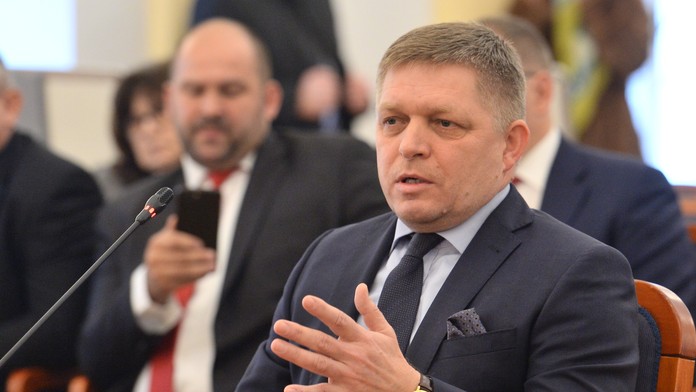 Svetoznáma módna kritička Diane Pernet v Teleráne.mp4