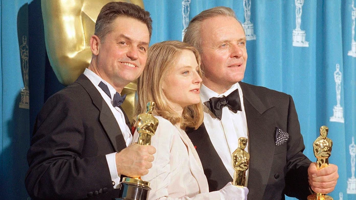 Jonathan Demme režíroval oscarový film Mlčanie jahniat.