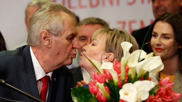 Miloš Zeman počas prejavu po víťazstve v 2. kole prezidentských volieb.