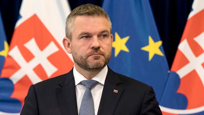 Talian Jorginho oslavuje gól v kvalifikácii ME 2020 s Gréckom.