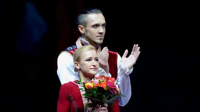 Víťazi voľných jázd športových dvojíc Rusi Tatiana Volosožarová a Maxim Traňkov na ME.