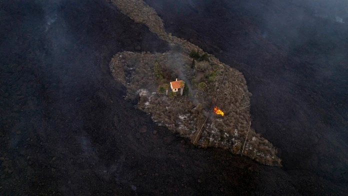 Láva na ostrove La Palma nezničila rodinný dom
