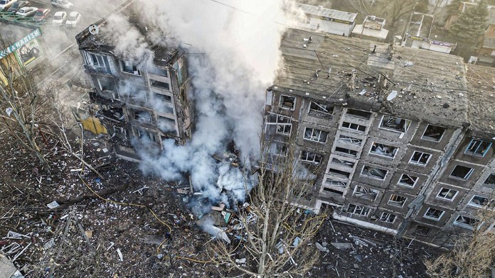 Ukrajinci ostreľovali okupovaný Doneck. Zahynuli pri tom tri deti (†3, †10 a †17)