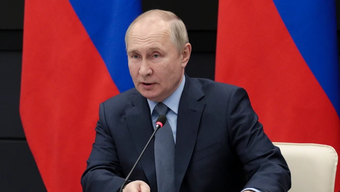 Členovia ruskej elity v telefonáte ostro kriitizovali Kremeľ. Putina prirovnali k prázdnemu satanovi