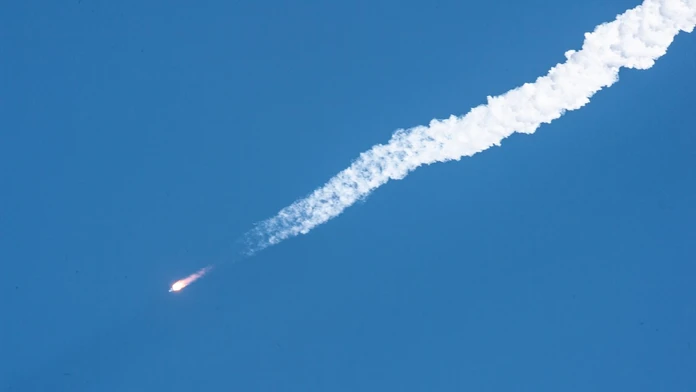 K Zemi sa nekontrolovateľne rúti čínska raketa. Vedci zatiaľ nevedia, kde presne dopadne