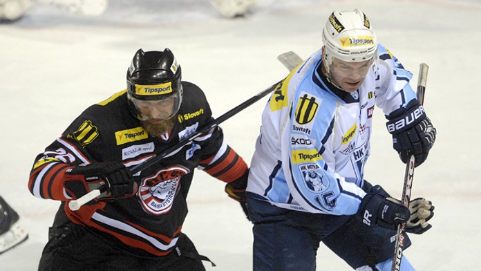 Michal Handzuš (HC´05 Banská Bystica) a Jozef Stümpel (HC Nitra).