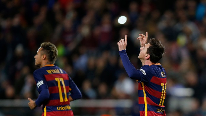 Lionel Messi sa teší po strelení gólu do siete Valencie v semifinále Kráľovského pohára.