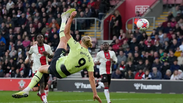 VIDEO: Haaland nožnicami vystrihol tri body pre City. Trápenie Chelsea pokračuje aj bez Pottera