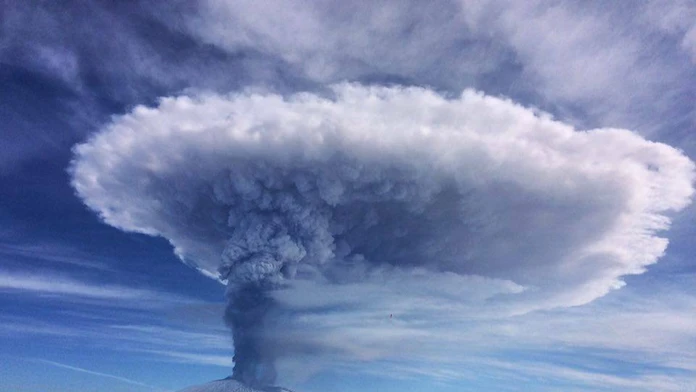 Etna opäť vybuchuje