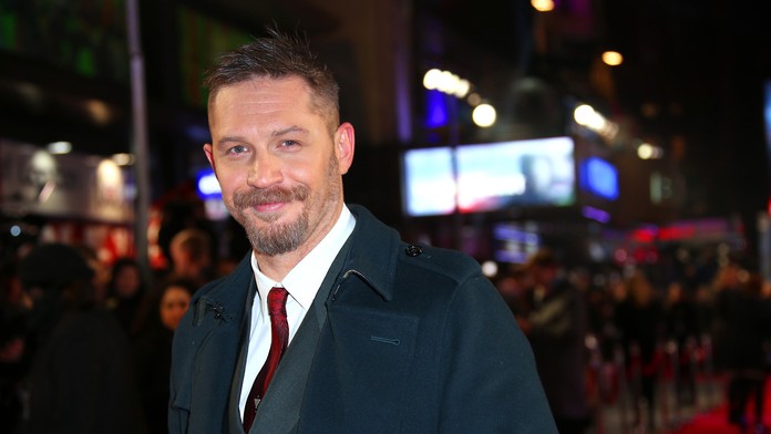 Tom Hardy na premiére filmu The Revenant