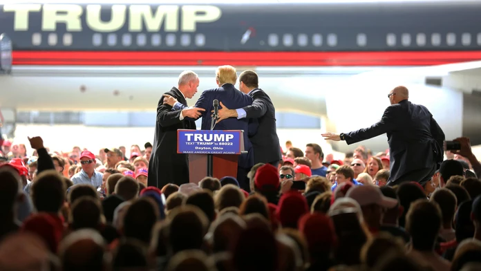 Útok na Donalda Trumpa.