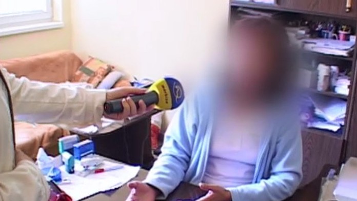 Pacienti si myslia, že ich lekárka ordinuje opitá. 