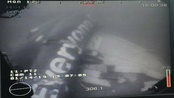 Hlavnú časť trupu AirAsia lokalizovali