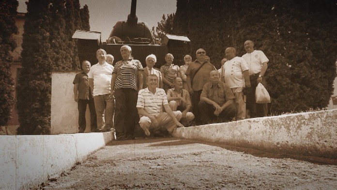 Aj chlapci na vojenčine v kasárňach prežívali inváziu spojeneckých vojsk ťažko.