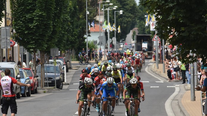 Pelotón počas piatej záverečnej etapy 60. ročníka cyklistických pretekov Okolo Slovenska.