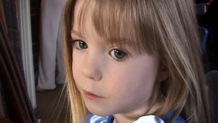 Na archívnej snímke z marca 2007 trojročné britské dievčatko Madeleine McCannová.
