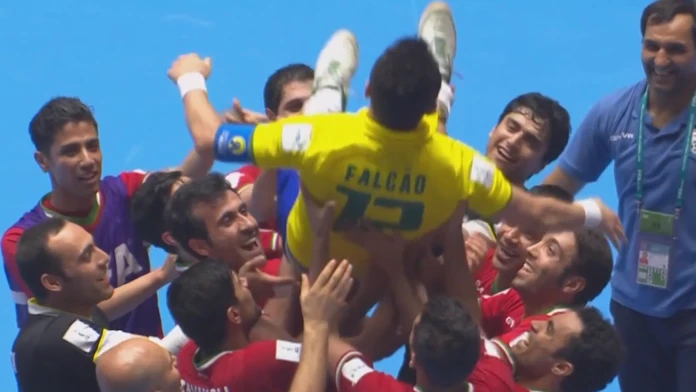 Irán šokujúco vyradil Brazíliu v osemfinále MS vo Futsale.