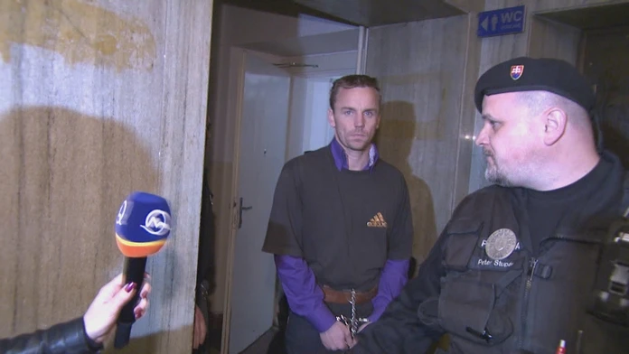 Na archívnej snímke z 29. apríla 2019 je vodca extrémistickej organizácie Islamský štát (IS) Abú Bakr Baghdádí