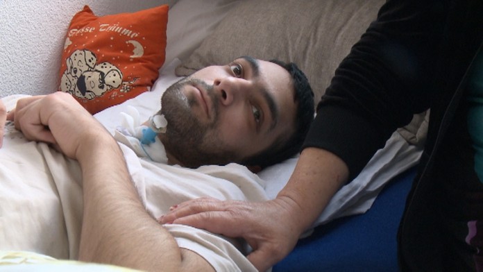 Rodina sa oňho stará 24 hodín denne.