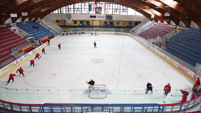 Hokejový štadión v Brezne (archívna snímka 2014)