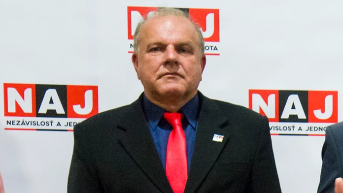 Policajtky v dome v japonskom meste Zama, kde našli najmenej roštvrtených tiel.
