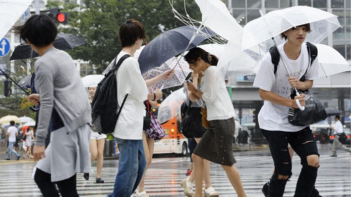 Tajfún Mindulle zasiahol Tokio.