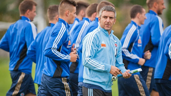 Tréner ŠK Slovan Bratislava Cyperčan Nikki Papavasiliou.