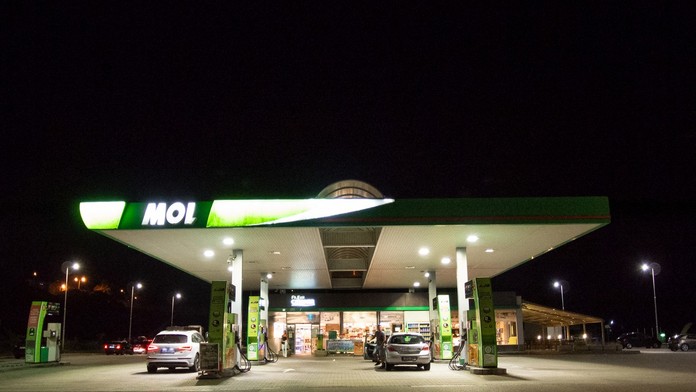 Maďarsko trpí nedostatkom pohonných hmôt. MOL zastavil dodávky pre 250 čerpacích staníc