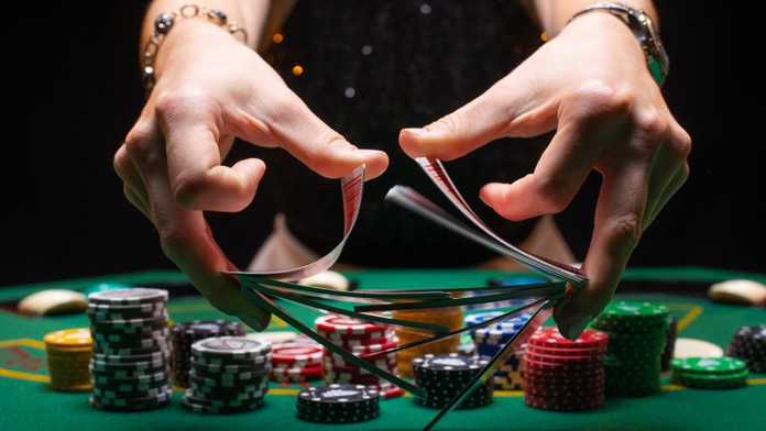 Svetom pokeru otriasa obrovský škandál. Žena mala vyhrať tučnú sumu bizarným podvodom